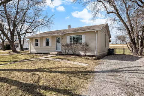 214 8th St E, Milan, IL 61264