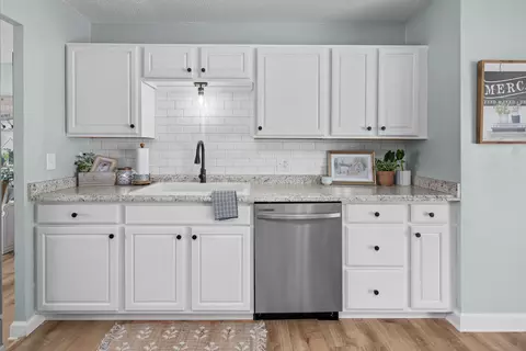 Kitchen - 214 8th St E, Milan, IL 61264 photo 3 of 4