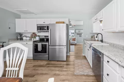Kitchen - 214 8th St E, Milan, IL 61264 photo 4 of 4