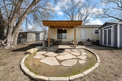 Exterior - 214 8th St E, Milan, IL 61264 photo 3 of 8