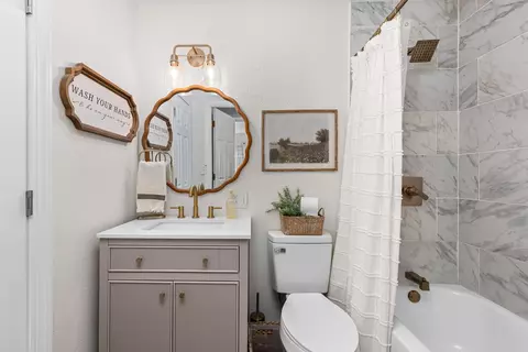 Bath - 214 8th St E, Milan, IL 61264 photo 1 of 1