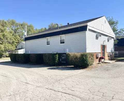 Exterior - 1215 Wall St, Normal, IL 61761 photo 2 of 3