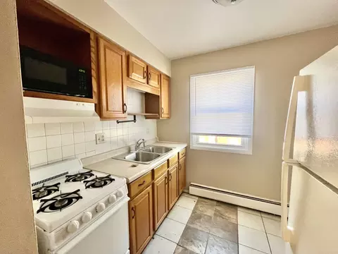 Kitchen - 1215 Wall St, Normal, IL 61761 photo 1 of 4