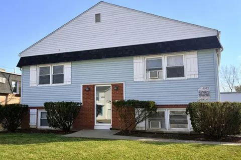 1215 Wall St, Normal, IL 61761