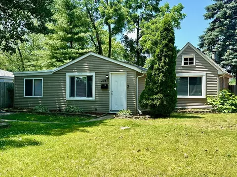 308 N Clifton Ave, Elgin, IL 60123