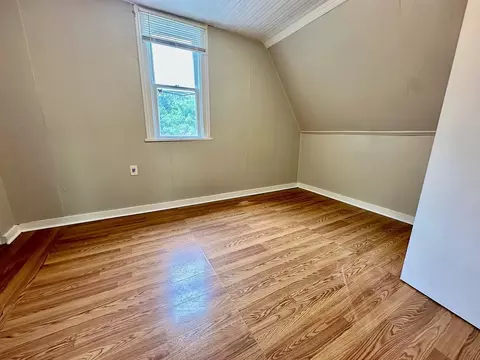 Bedroom - 50 Sheridan St, Elgin, IL 60123 photo 5 of 8