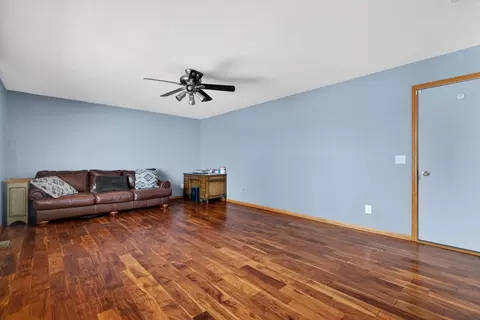 Living - 295 Vita Ln, Braidwood, IL 60408 photo 5 of 7