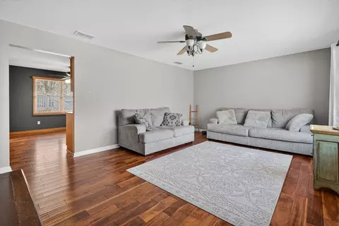 Living - 295 Vita Ln, Braidwood, IL 60408 photo 2 of 7