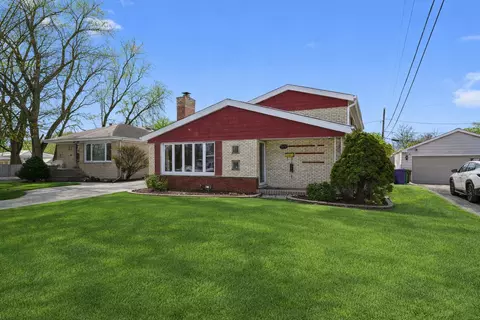 9016 S 48th Ct, Oak Lawn, IL 60453