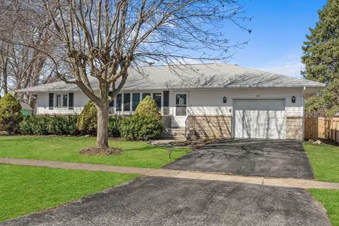 29 W Oak St, Piper City, IL 60959