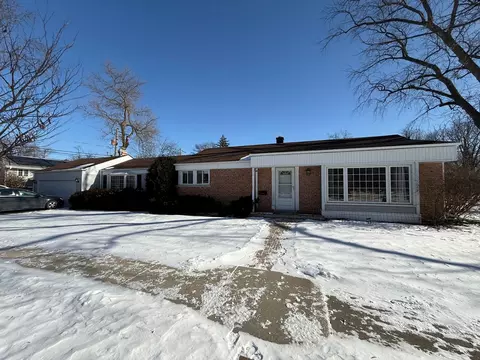 2444 Oak Ave, Northbrook, IL 60062