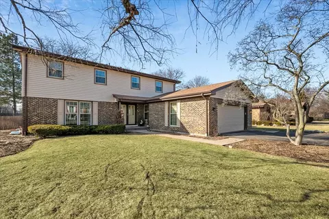 930 King Richards Ct, Deerfield, IL 60015