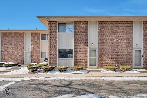 5251 W 157th St #6, Oak Forest, IL 60452
