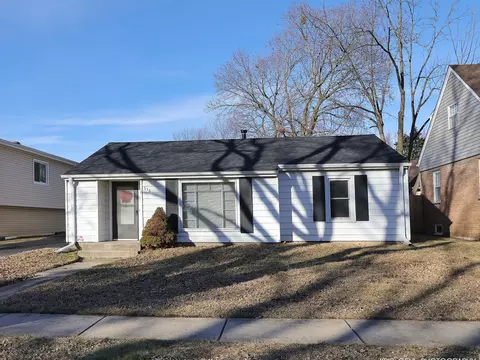 516 W Courtland St, Mundelein, IL 60060