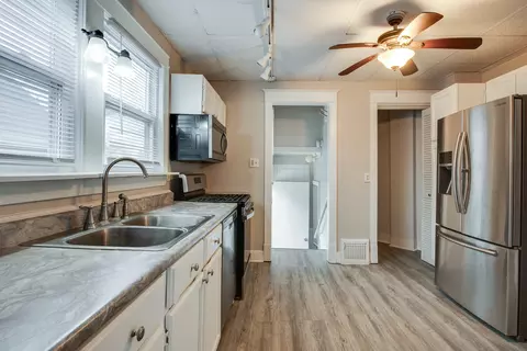 Entry Way - 1507 Sisson St, Lockport, IL 60441 photo 2 of 2
