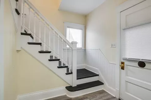 Entry Way - 1507 Sisson St, Lockport, IL 60441 photo 1 of 2