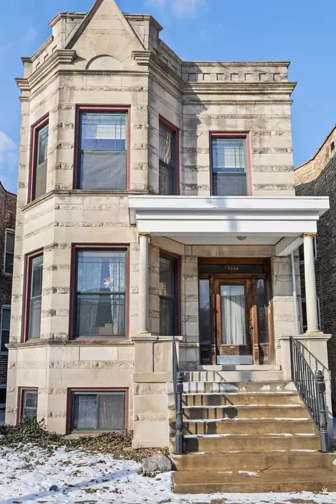 2634 N Sacramento Ave, Chicago, IL 60647