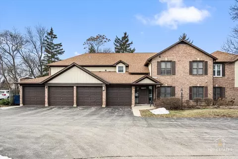 194 Grove Ave #A, Des Plaines, IL 60016
