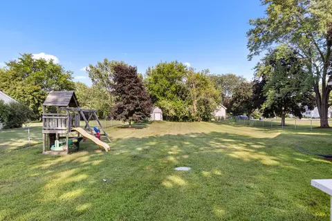 4830 Crown Point Cir, Roscoe, IL 61073 photo 23