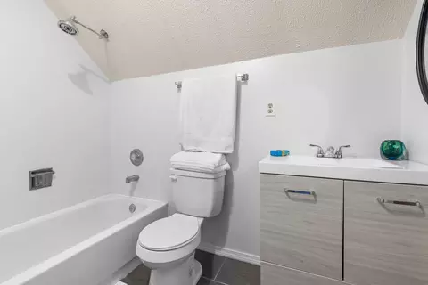 4830 Crown Point Cir, Roscoe, IL 61073 photo 13