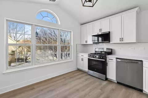 Kitchen - 403 Cromwell Cir #2, Bartlett, IL 60103 photo 1 of 3