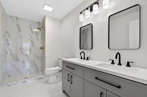 Bath - 403 Cromwell Cir #2, Bartlett, IL 60103 photo 1 of 2