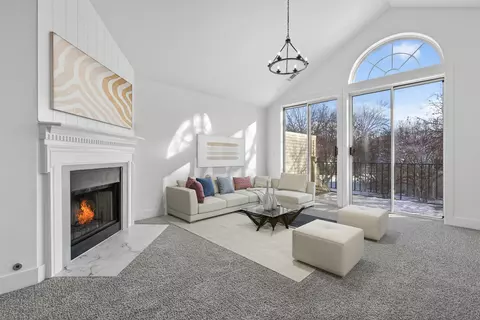 Living - 403 Cromwell Cir #2, Bartlett, IL 60103 photo 1 of 5
