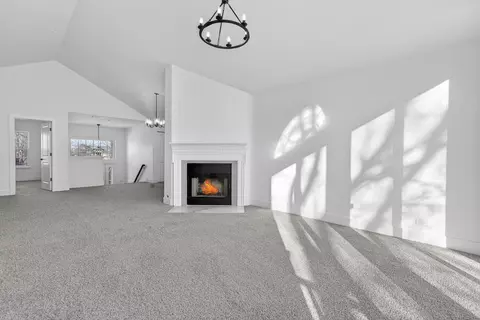 Living - 403 Cromwell Cir #2, Bartlett, IL 60103 photo 2 of 5