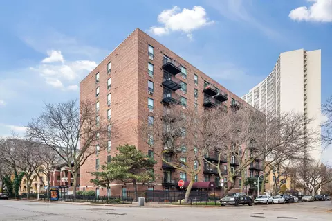 3900 N Pine Grove Ave #914, Chicago, IL 60613