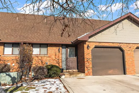1906 Heatherway Ln #5, New Lenox, IL 60451