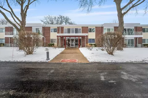 127 N Wolf Rd #60A, Wheeling, IL 60090