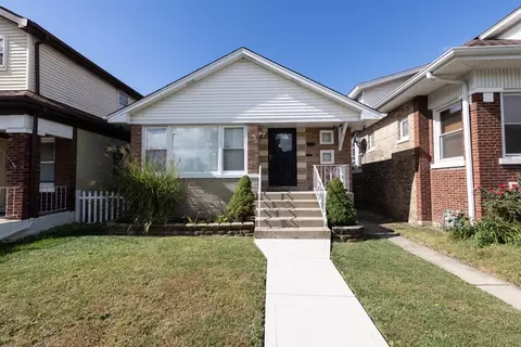 2718 S East Ave, Berwyn, IL 60402