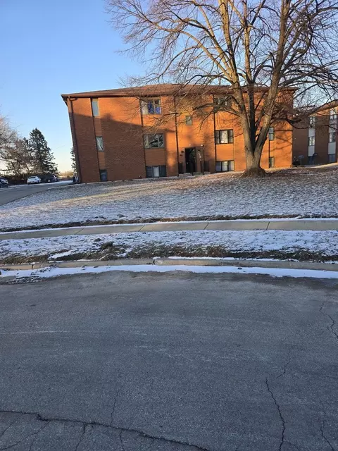 7 Willedrob Rd #1C, Bloomington, IL 61701