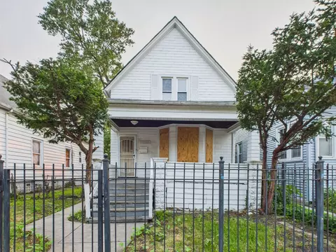 10446 S State St, Chicago, IL 60628