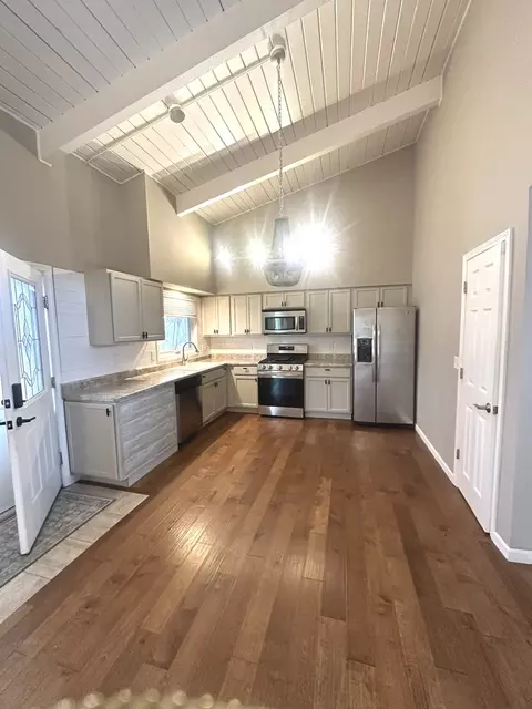 Kitchen - 2211 Benjamin Ln, Bloomington, IL 61701 photo 2 of 6