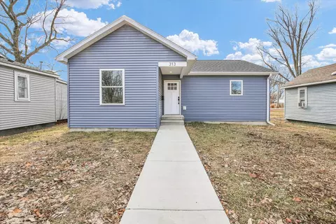 313 E Overton St, Tuscola, IL 61953