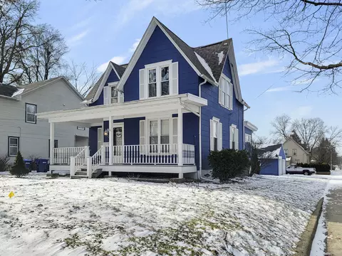 733 N 13th St, Dekalb, IL 60115