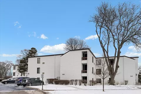354 W Miner St #1C, Arlington Heights, IL 60005