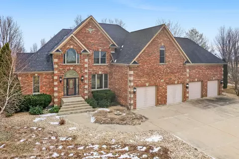 2290 N 45th Rd, Leland, IL 60531