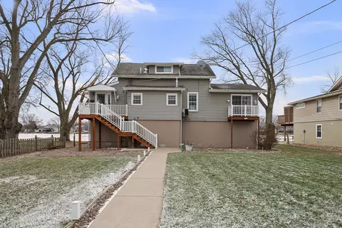 3640 N Shore Dr, Moline, IL 61265