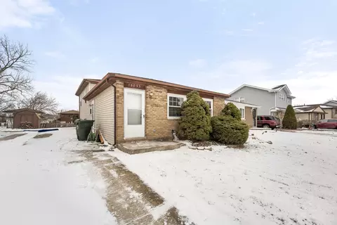 18033 Idlewild Dr, Country Club Hills, IL 60478