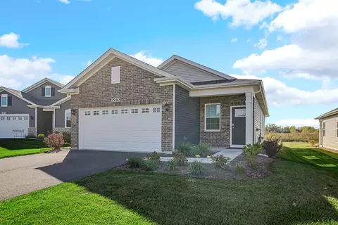 2930 Harnish Dr, Algonquin, IL 60102