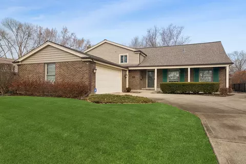 1522 E Fleming Dr N, Arlington Heights, IL 60004