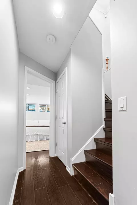 Entry Way - Undisclosed, Chicago, IL 60614 photo 2 of 2