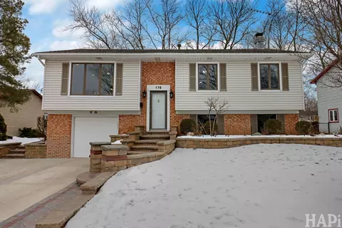 170 Burr Oak Dr, Lake Zurich, IL 60047