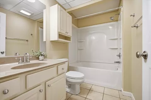 Bath - 704 Dresser Dr, Normal, IL 61761 photo 3 of 3