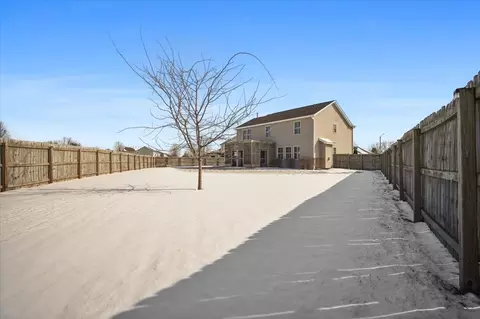 Exterior - 704 Dresser Dr, Normal, IL 61761 photo 2 of 3