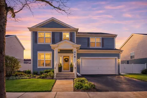 218 Middleton Ct, Elgin, IL 60124