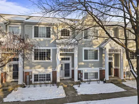974 Mayfair Ct, Elk Grove Village, IL 60007