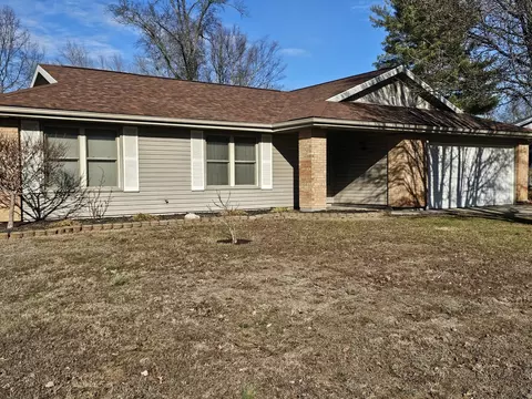 4304 Sassafras Ln, Mount Vernon, IL 62864